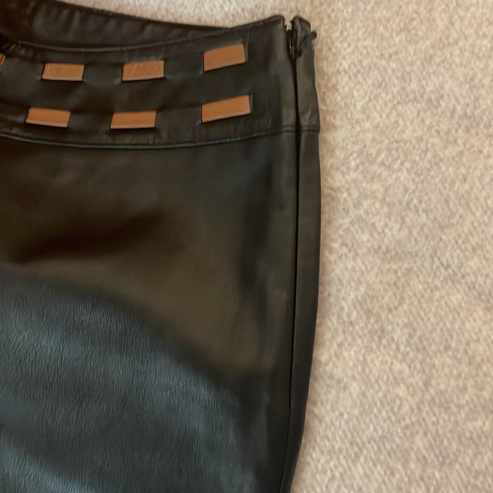 NWO l Cache GORGEOUS ! Black Lambs Leather Flare pants size 12 LIKE NEW $500 - Picture 4 of 9